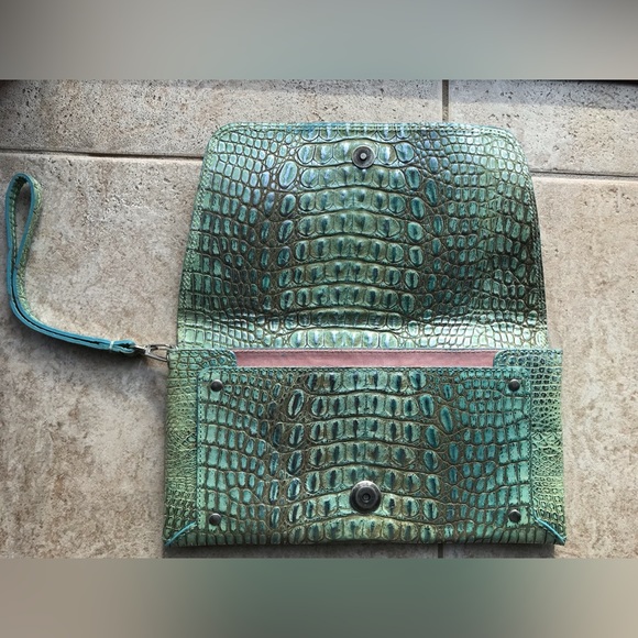 🆕️ Donald J Pliner Mint Wristlet - Picture 3 of 4